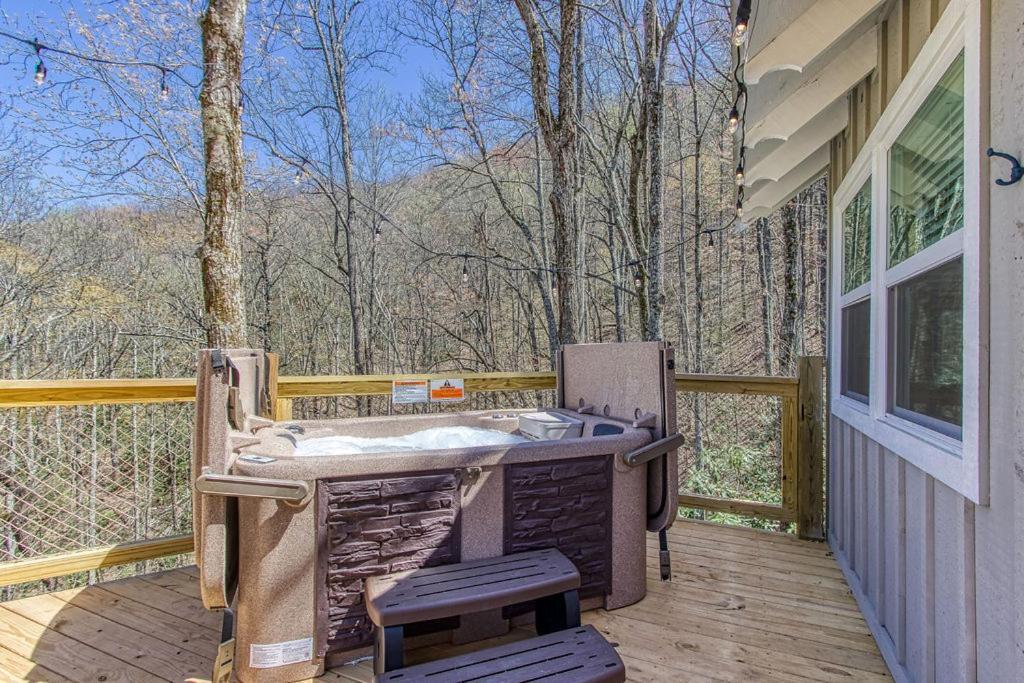 Chasing Fireflies Treehouse, 1089 Of Free Attraction Tickets For Each Paid Day, Dollywood And More! Sevierville Exterior photo